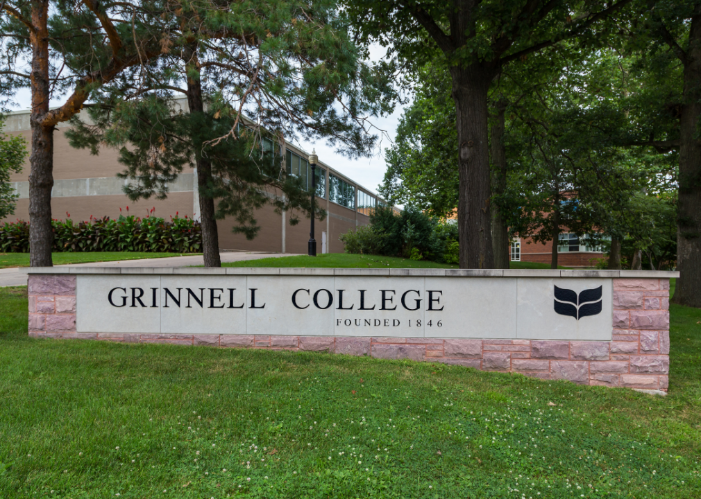#23. Grinnell College